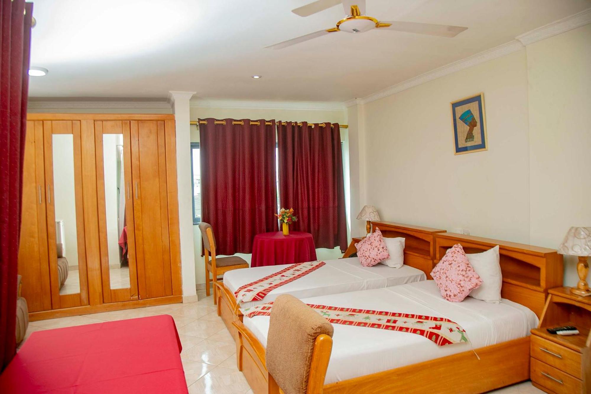 Brookvale Hotel Weija Exterior photo