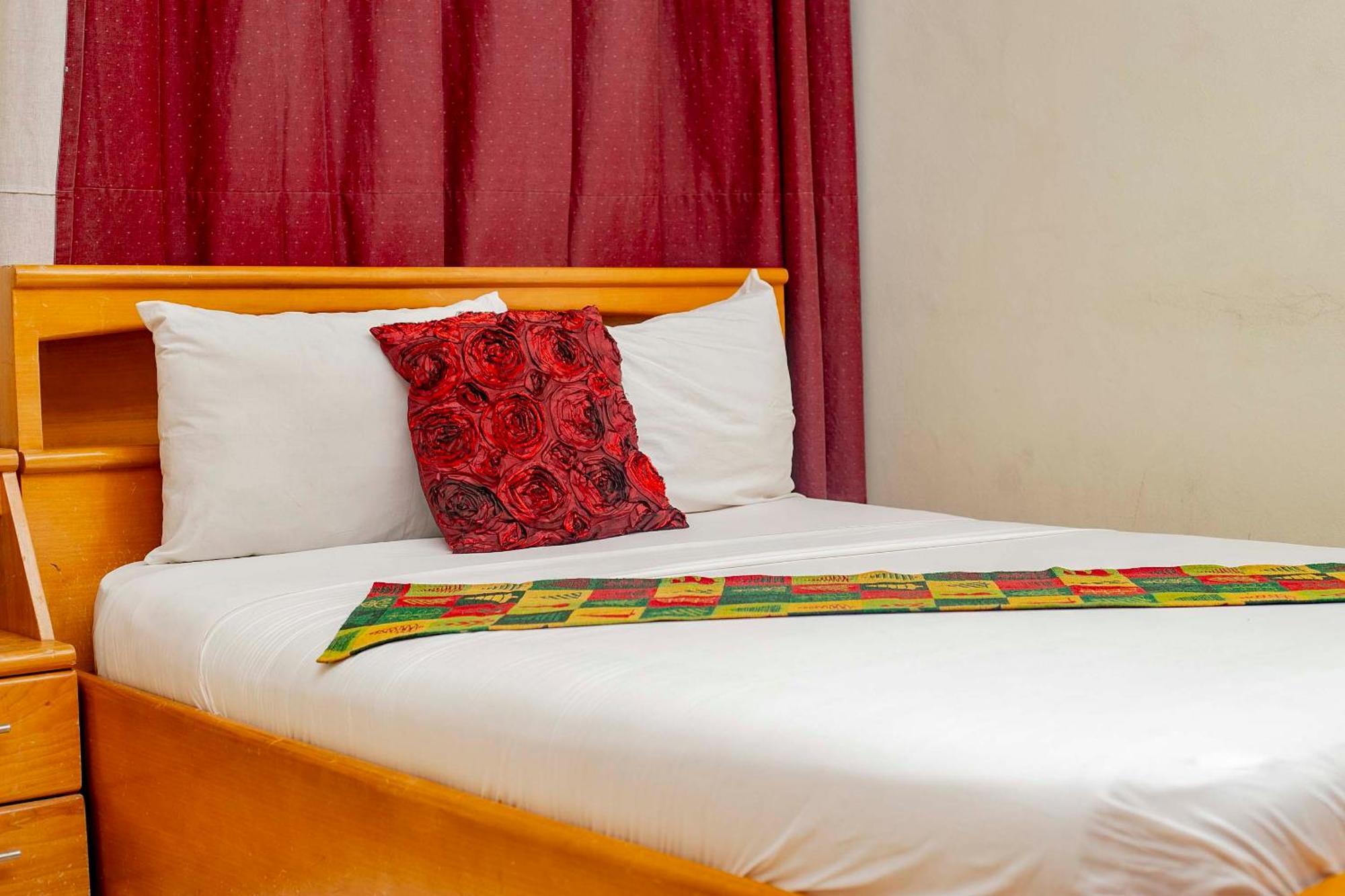 Brookvale Hotel Weija Exterior photo