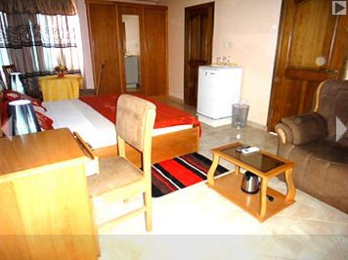 Brookvale Hotel Weija Exterior photo